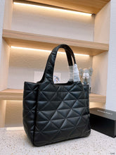 Load image into Gallery viewer, PD186 Medium, Topstitched nappa-leather Tote Bag / 10.6x5.1x12.2inch
