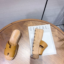 Load image into Gallery viewer, SE851 H Wedge Slippers / Size5-9
