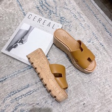Load image into Gallery viewer, SE851 H Wedge Slippers / Size5-9
