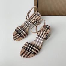 Load image into Gallery viewer, SE873 BUR Vintage Check Patent Leather Sandals / Size5-8
