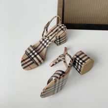 Load image into Gallery viewer, SE873 BUR Vintage Check Patent Leather Sandals / Size5-8
