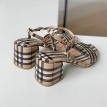Load image into Gallery viewer, SE873 BUR Vintage Check Patent Leather Sandals / Size5-8
