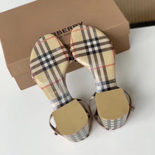Load image into Gallery viewer, SE873 BUR Vintage Check Patent Leather Sandals / Size5-8
