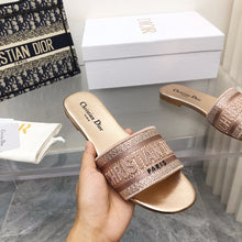 Load image into Gallery viewer, SE848 DR Dway Slippers / Size5-11

