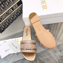 Load image into Gallery viewer, SE848 DR Dway Slippers / Size5-11
