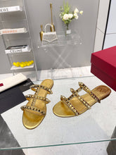 Load image into Gallery viewer, SE910 VLTN Rockstud Flat Sandals / Size5-11
