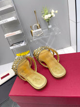 Load image into Gallery viewer, SE910 VLTN Rockstud Flat Sandals / Size5-11
