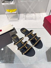 Load image into Gallery viewer, SE910 VLTN Rockstud Flat Sandals / Size5-11
