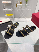 Load image into Gallery viewer, SE910 VLTN Rockstud Flat Sandals / Size5-11
