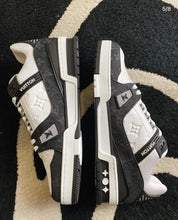 Load image into Gallery viewer, SE872 LB Trainer Sneakers / Women&amp;Men Size
