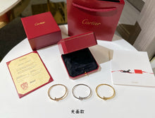 Load image into Gallery viewer, JW580 Juste un Clou Bracelet
