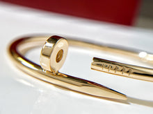 Load image into Gallery viewer, JW580 Juste un Clou Bracelet
