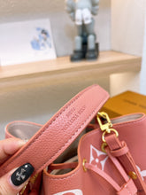 Load image into Gallery viewer, LB720 NéoNoé MM / 10.2 x 10.2 x 6.9 inches
