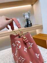 Load image into Gallery viewer, LB720 NéoNoé MM / 10.2 x 10.2 x 6.9 inches
