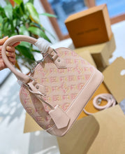 Load image into Gallery viewer, LB721 Alma BB /  9.3 x 6.9 x 4.5 inches
