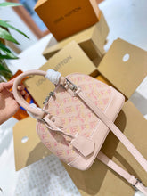 Load image into Gallery viewer, LB721 Alma BB /  9.3 x 6.9 x 4.5 inches
