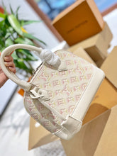 Load image into Gallery viewer, LB721 Alma BB /  9.3 x 6.9 x 4.5 inches
