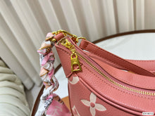 Load image into Gallery viewer, LB724 Bagatelle / 8.7 x 5.5 x 3.5 inches
