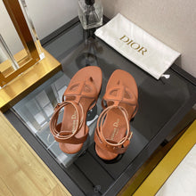 Load image into Gallery viewer, SE843 DR D-Club Sandals / Size4-11

