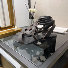 Load image into Gallery viewer, SE844 DR D-Club Sandals / Size4-11
