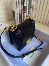 Load image into Gallery viewer, CC525 MINI Boy/HIGHEST QUALITY VERSION 7.1x5.1x2.6inch
