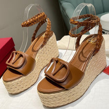 Load image into Gallery viewer, SE978 VLTN Sandals / Size5-11
