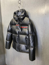 Load image into Gallery viewer, CLTH275 Light Nylon convertible down jacket for Men
