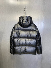 Load image into Gallery viewer, CLTH275 Light Nylon convertible down jacket for Men
