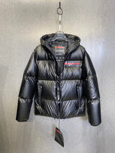 Load image into Gallery viewer, CLTH275 Light Nylon convertible down jacket for Men
