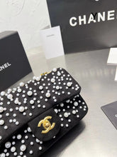 Load image into Gallery viewer, CC624 Small Classic Handbag / 5.7 × 7.9 × 2.3 in
