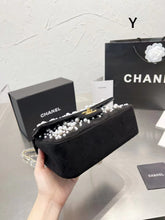 Load image into Gallery viewer, CC624 Small Classic Handbag / 5.7 × 7.9 × 2.3 in
