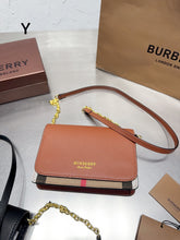 Load image into Gallery viewer, BUR099 Vintage Check and Leather Mini Note Bag / 7.8 x 1.8 x 5.3in
