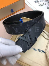 Load image into Gallery viewer, BL176 LB Initiales 40MM Matte Black Belt
