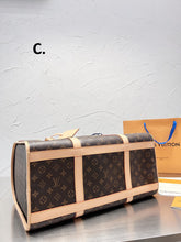 Load image into Gallery viewer, LB699 Dog Bag S(15.3x11.8x7.2inch)/M(17.3 x 12.6 x 9.1 inches)
