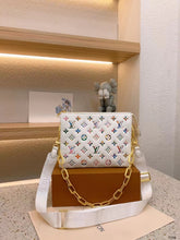 Load image into Gallery viewer, LB726 Coussin PM /  10.2 x 7.9 x 4.7 inches
