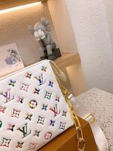 Load image into Gallery viewer, LB726 Coussin PM /  10.2 x 7.9 x 4.7 inches
