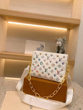 Load image into Gallery viewer, LB726 Coussin PM /  10.2 x 7.9 x 4.7 inches
