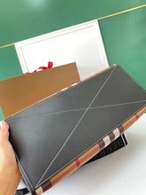 Load image into Gallery viewer, BUR095 Large Tote Bag / 45x34x19cm/17.7x13.4x7.5in
