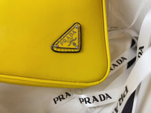 Load image into Gallery viewer, PD165 Triangle Leather Pouch / 10.2x6.3x2inch
