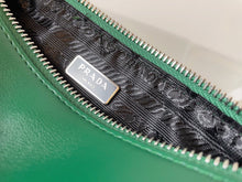 Load image into Gallery viewer, PD166 Triangle Leather Pouch / 10.2x6.3x2inch
