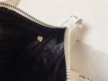 Load image into Gallery viewer, PD167 Triangle Leather Pouch / 10.2x6.3x2inch
