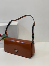 Load image into Gallery viewer, PD160 Brushed Leather Femme Bag / 10.2x4.7x1.9inch
