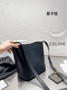 CL095 SMALL BUCKET CUIR TRIOMPHE (Gift with Card Holder)