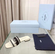 Load image into Gallery viewer, SE854 PD Slippers Size5-10
