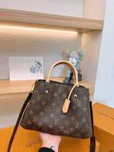 Load image into Gallery viewer, LB730 Montaigne BB / 11.4 x 7.9 x 5.1 inches
