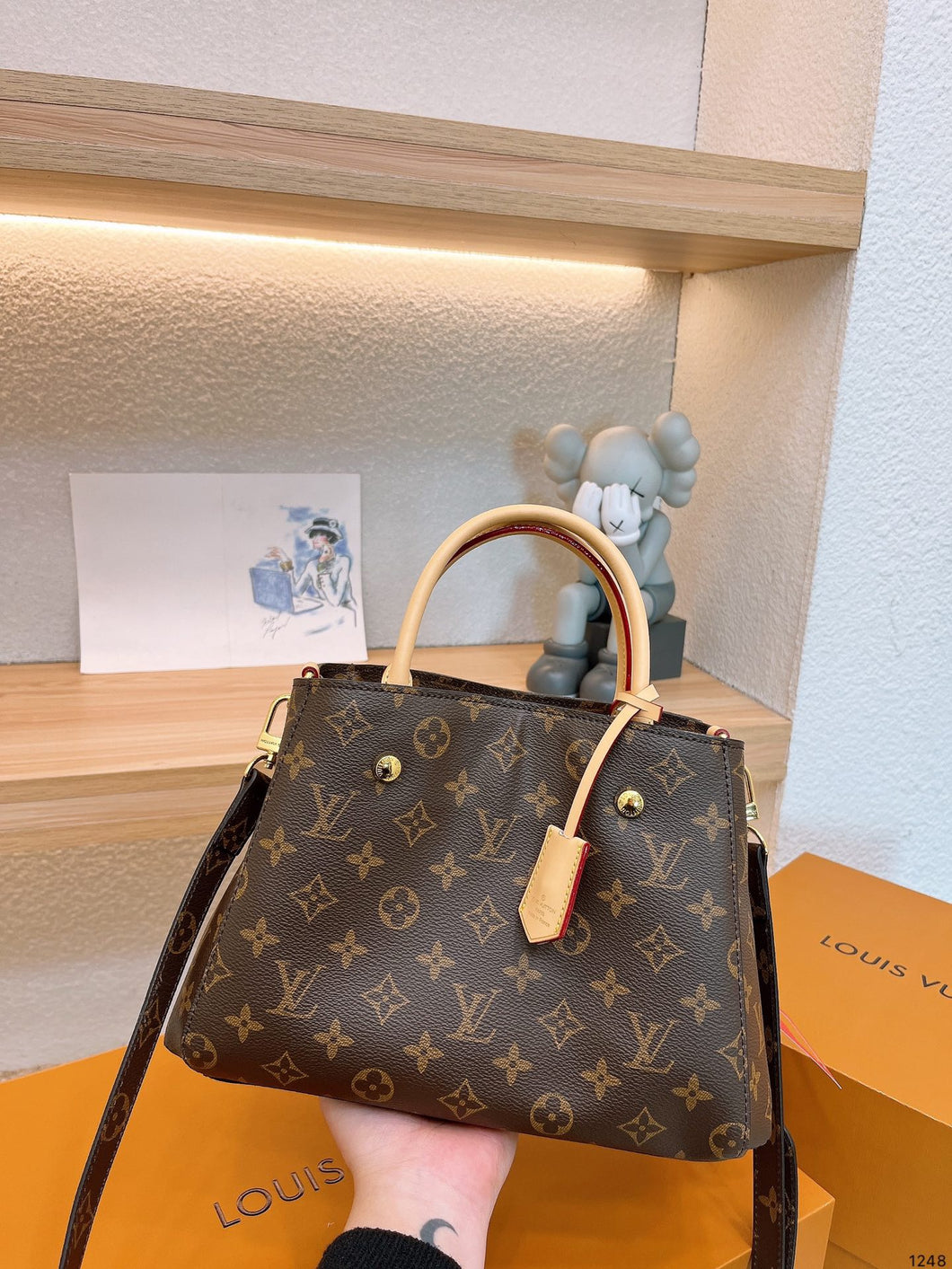 LB730 Montaigne BB / 11.4 x 7.9 x 5.1 inches