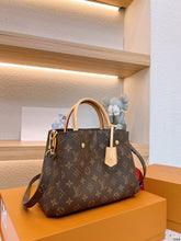 Load image into Gallery viewer, LB730 Montaigne BB / 11.4 x 7.9 x 5.1 inches
