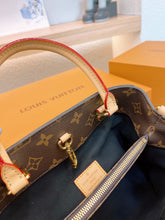 Load image into Gallery viewer, LB730 Montaigne BB / 11.4 x 7.9 x 5.1 inches
