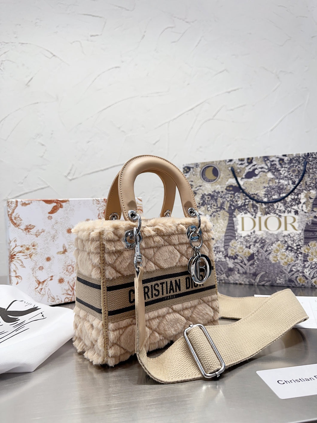 DR256 Lady-life / 7.9x7inch