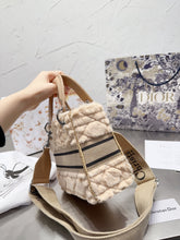 Load image into Gallery viewer, DR256 Lady-life / 7.9x7inch
